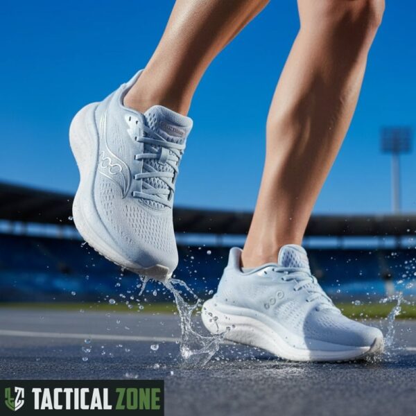 נעלי ריצה רחבות לנשים Triumph 23 Wide מבית SAUCONY – תכלת